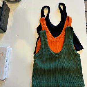 3 PACK OF CROP KNIT TANKS SIZE MEDIUM